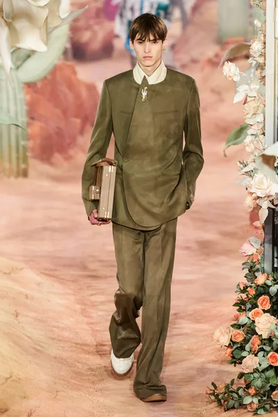 Look 39